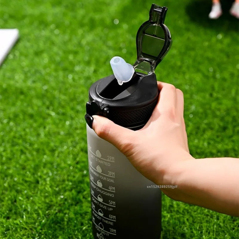Garrafa de Água Motivacional 700ml com Canudo | Esportes e Atividades ao Ar Livre