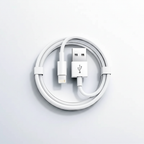 Cabo USB Lightning para iPhone - flat lay enrolado